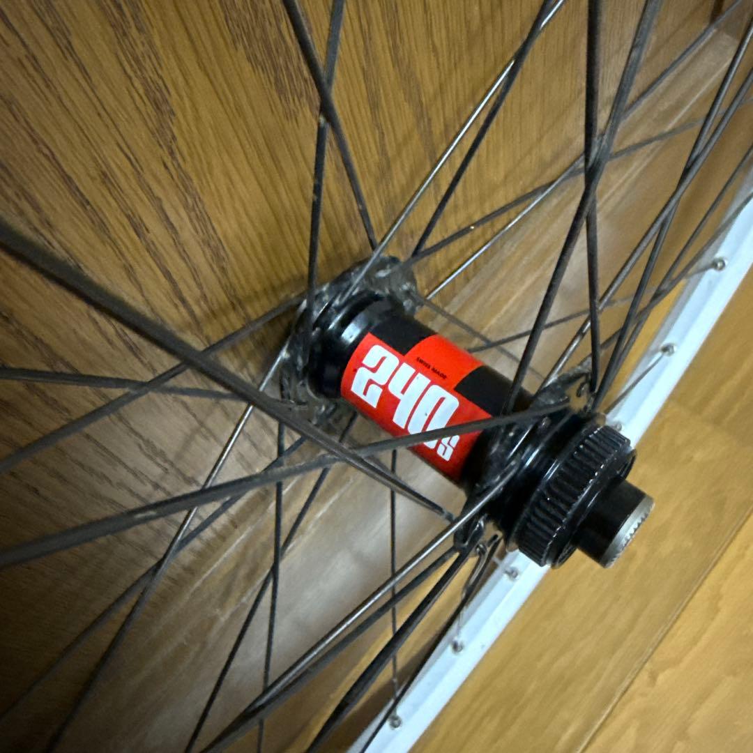 DT SWISS 240s MTBクロスカントリーホイール 26インチ