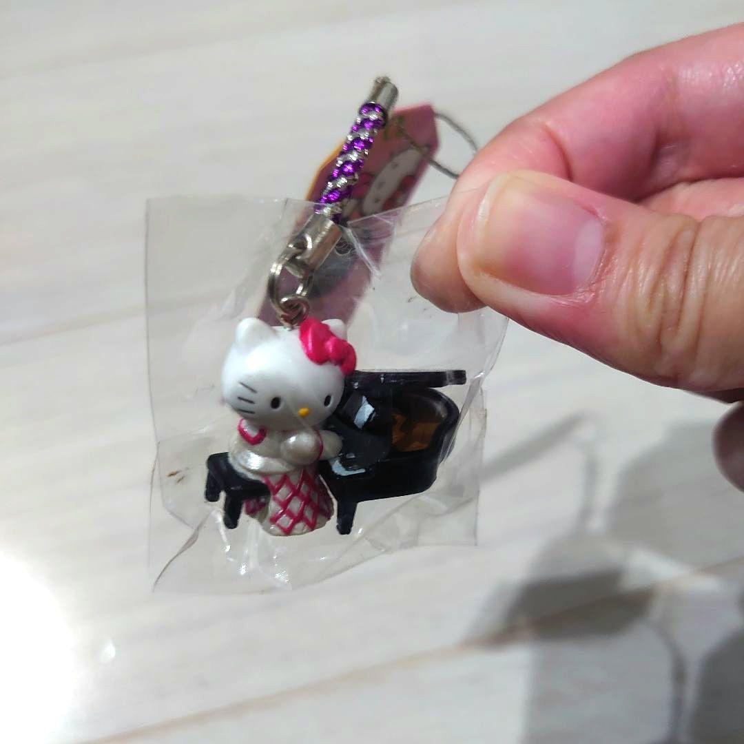 ハローキティ伊藤楽器限定 100周年 キーホルダー ピアノ バイオリン セット