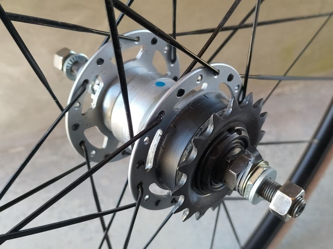 700Cサイズ 内装 3段変速 24Hエアロスポーク タイヤ付き