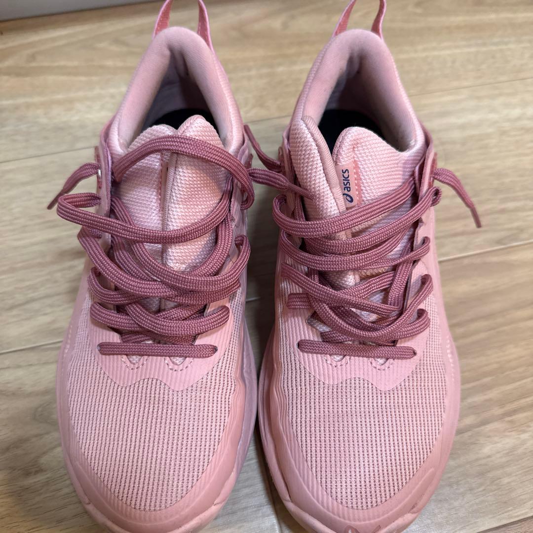 asics バスケットボールシューズ ピンク