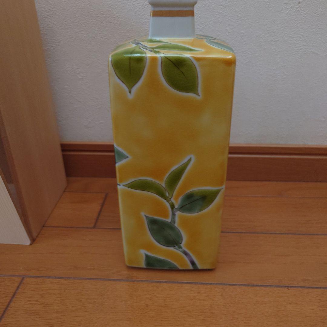 九谷焼　川田稔作　花瓶