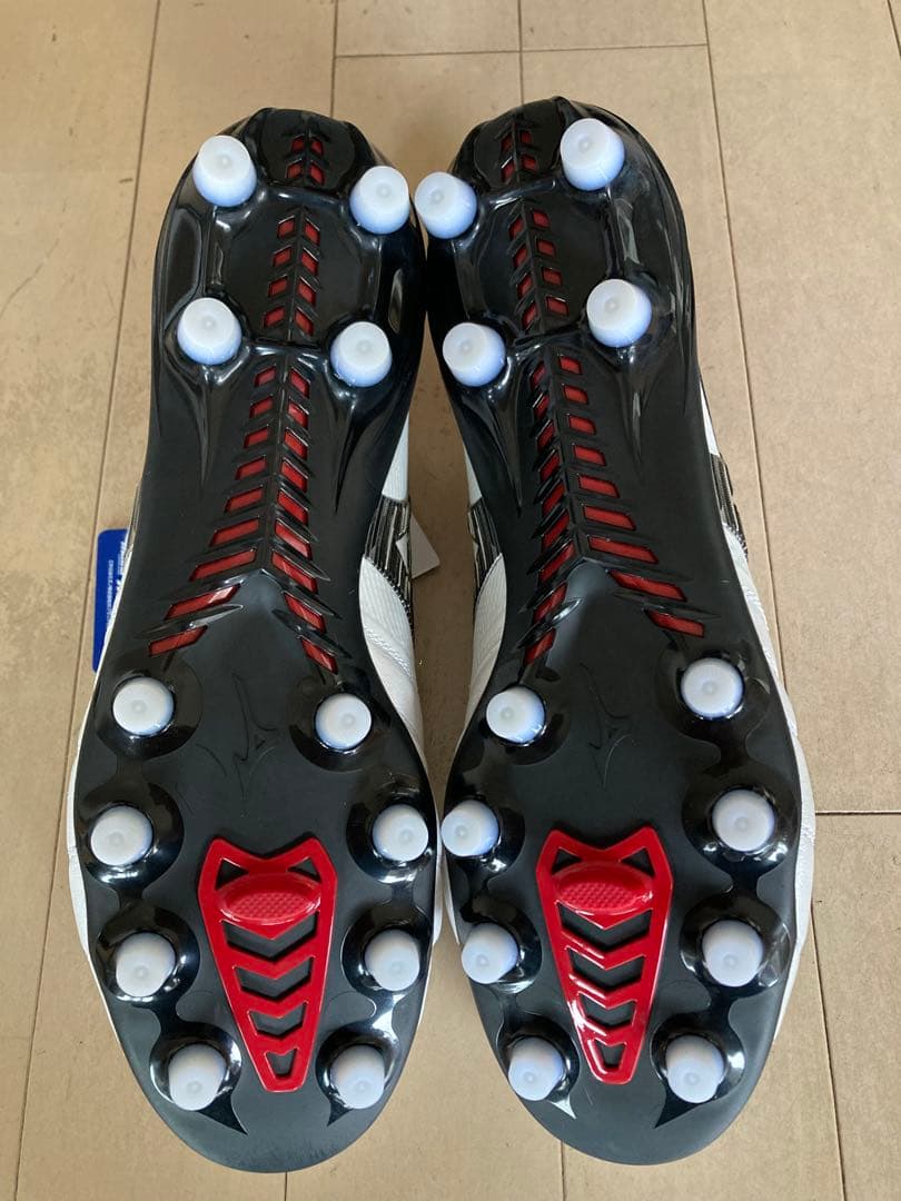 モレリアネオ4βジャパン　白　26.5㎝　新品。