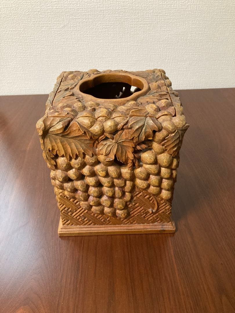 木彫りのゴミ箱　小さめ　ぶどうの実と葉　手作り