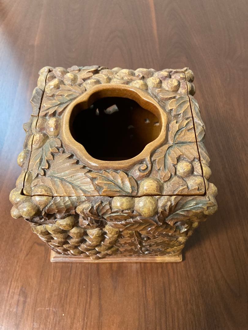 木彫りのゴミ箱　小さめ　ぶどうの実と葉　手作り