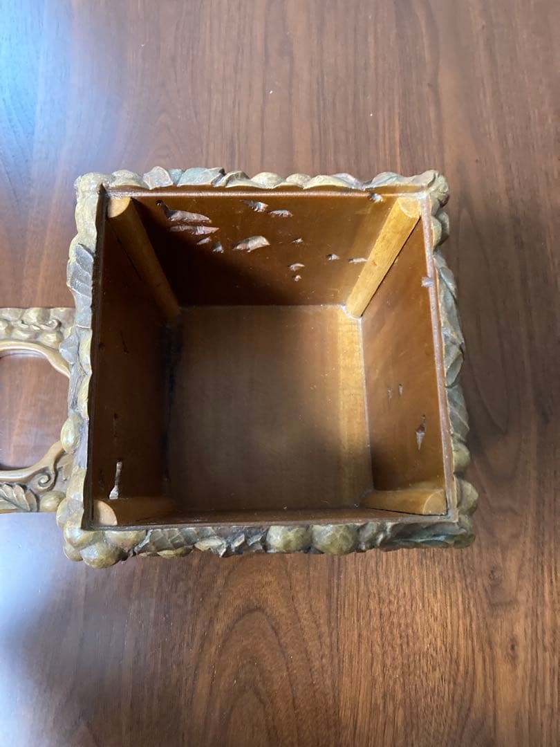 木彫りのゴミ箱　小さめ　ぶどうの実と葉　手作り