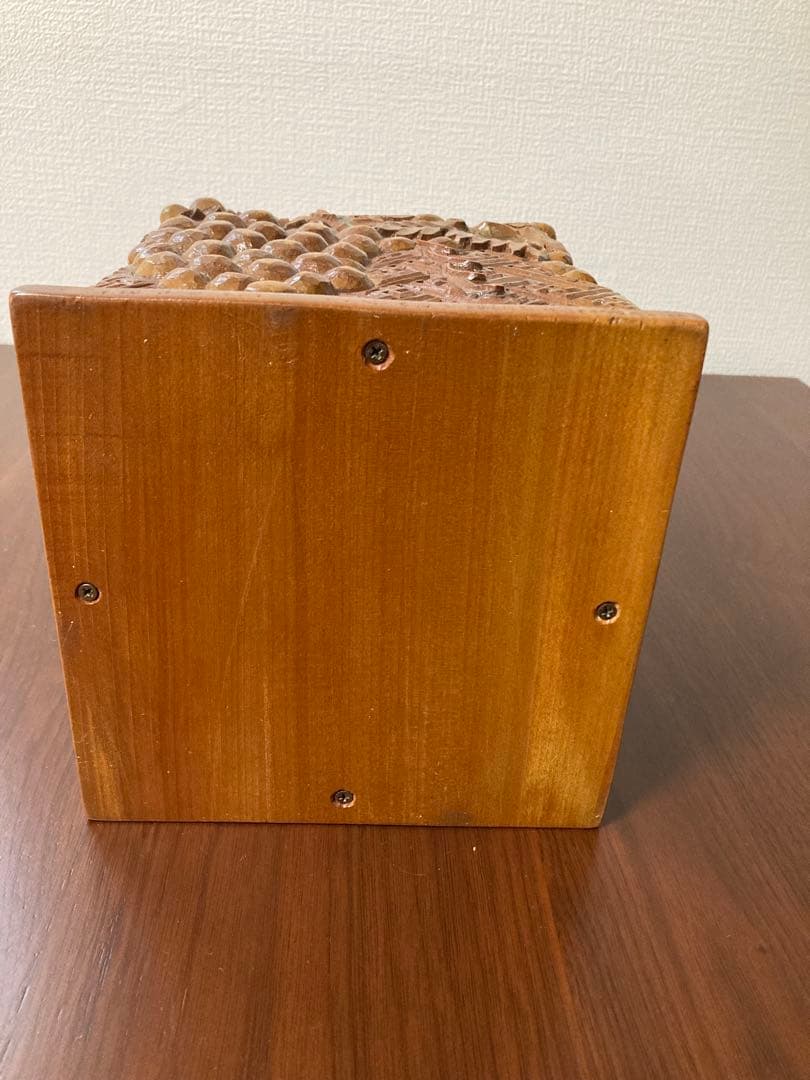 木彫りのゴミ箱　小さめ　ぶどうの実と葉　手作り