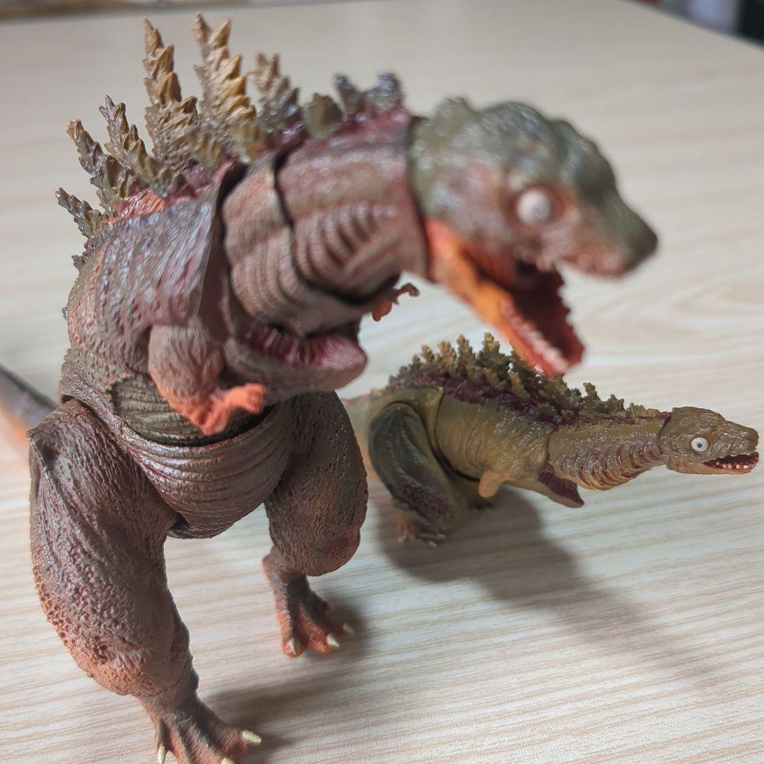 バンダイSHMonsterARTS　シン・ゴジラ第二形態第三形態