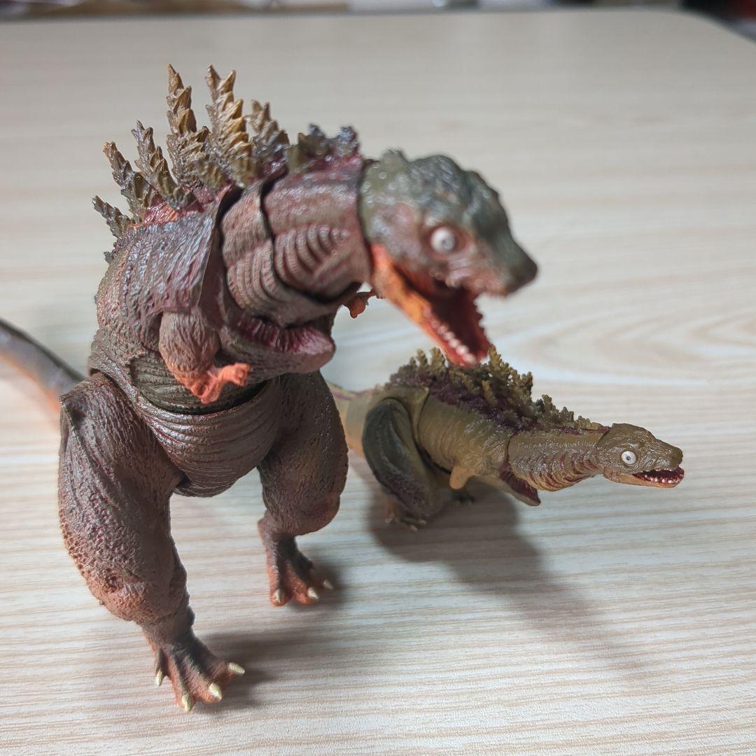 バンダイSHMonsterARTS　シン・ゴジラ第二形態第三形態