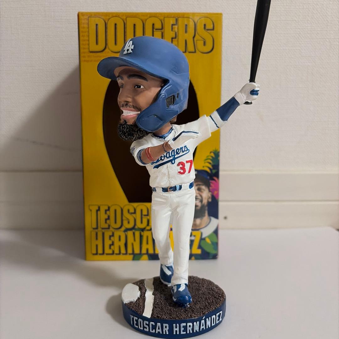 【米限定激レア】ドジャース TEOSCAR HERNANDEZ ボブルヘッド人形