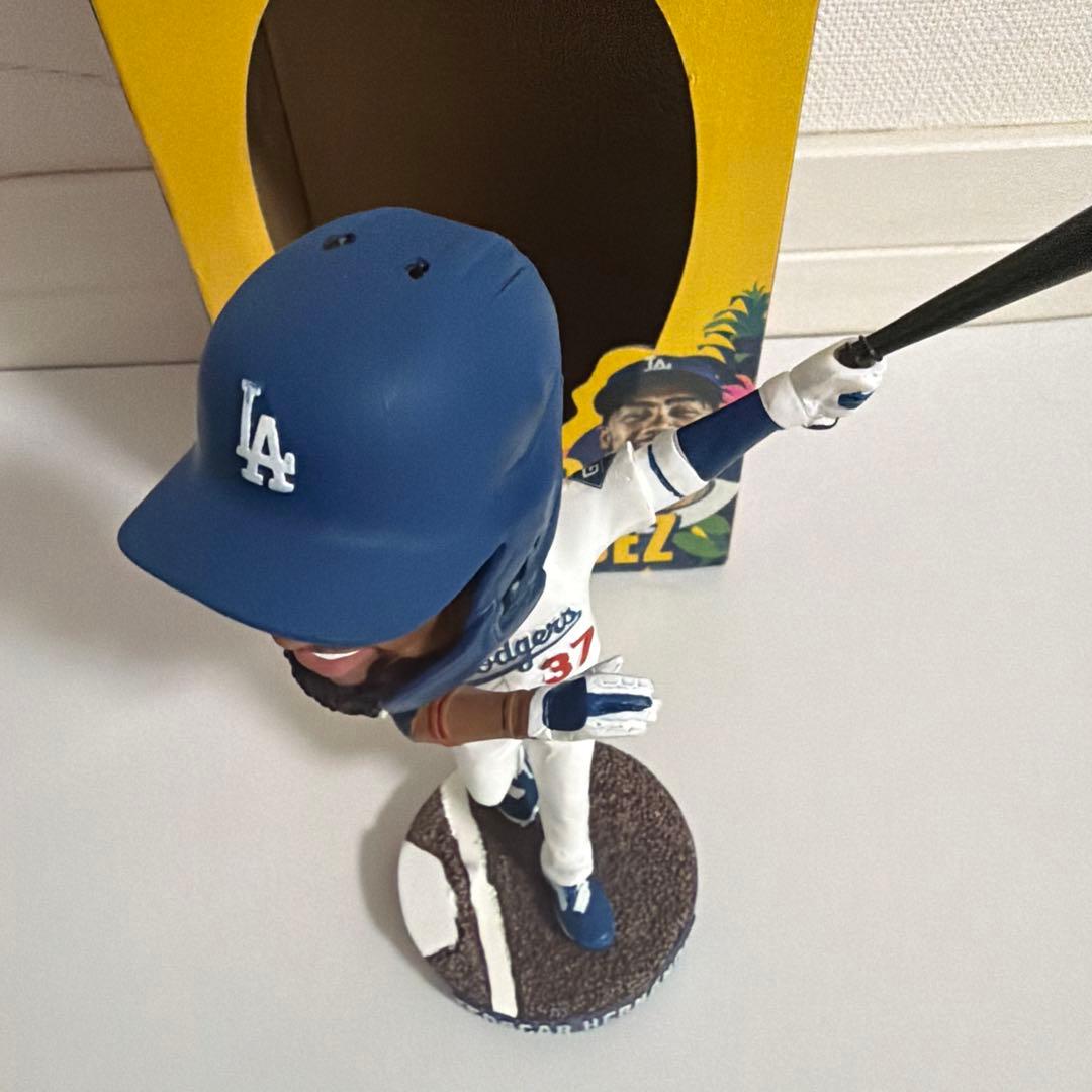 【米限定激レア】ドジャース TEOSCAR HERNANDEZ ボブルヘッド人形
