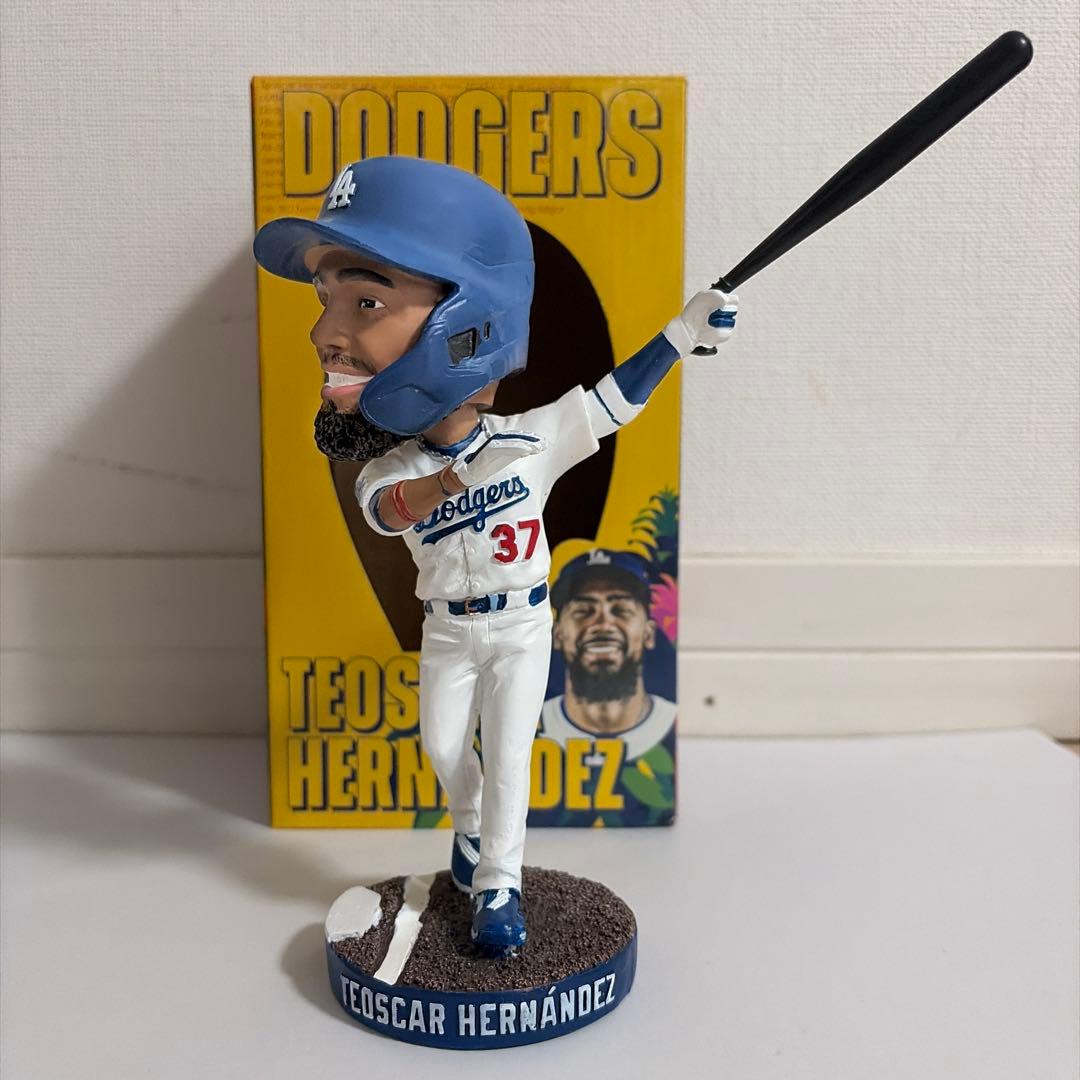 【米限定激レア】ドジャース TEOSCAR HERNANDEZ ボブルヘッド人形