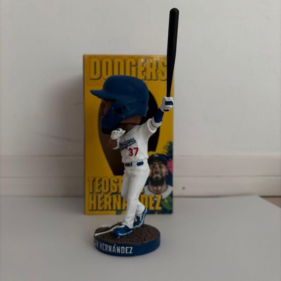 【米限定激レア】ドジャース TEOSCAR HERNANDEZ ボブルヘッド人形