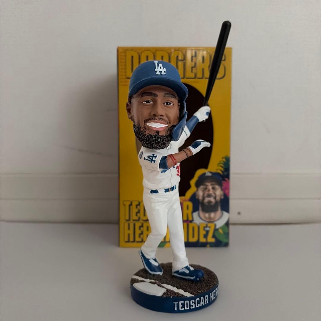 【米限定激レア】ドジャース TEOSCAR HERNANDEZ ボブルヘッド人形
