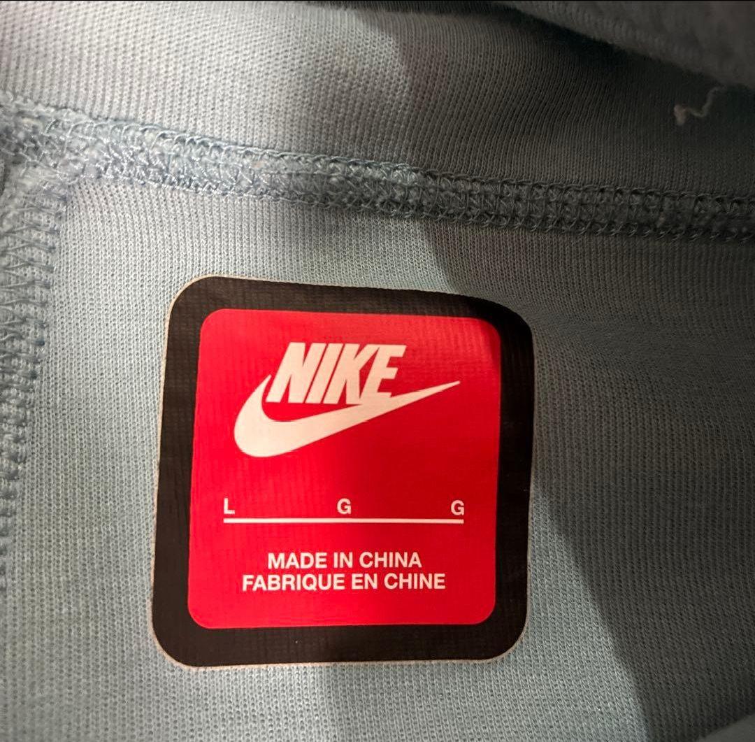NIKEテックフリースレア