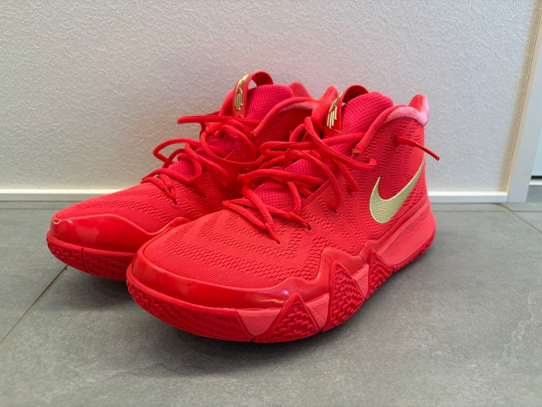 NIKE カイリー４ EP ‘Red Carpet’