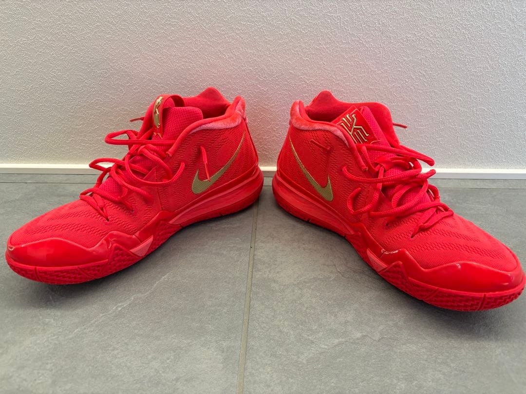 NIKE カイリー４ EP ‘Red Carpet’