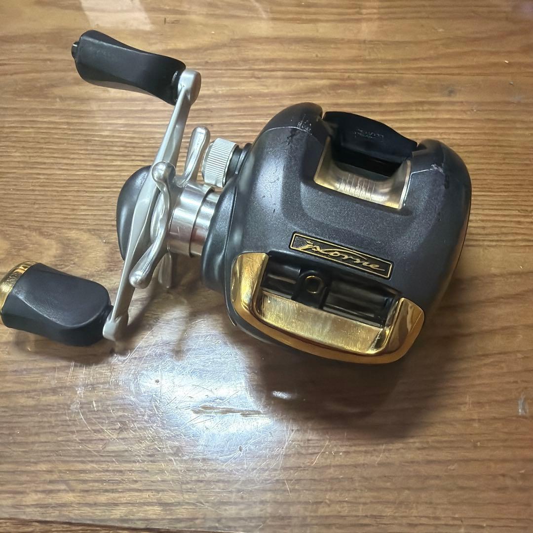 リョービ　F3000RM ベイトリール　イクシオーネ