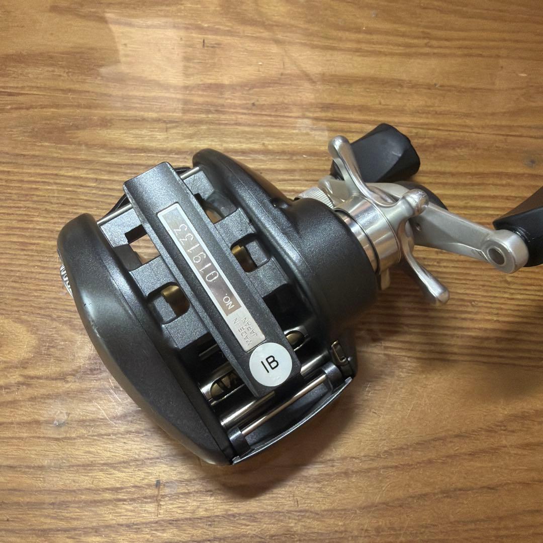 リョービ　F3000RM ベイトリール　イクシオーネ