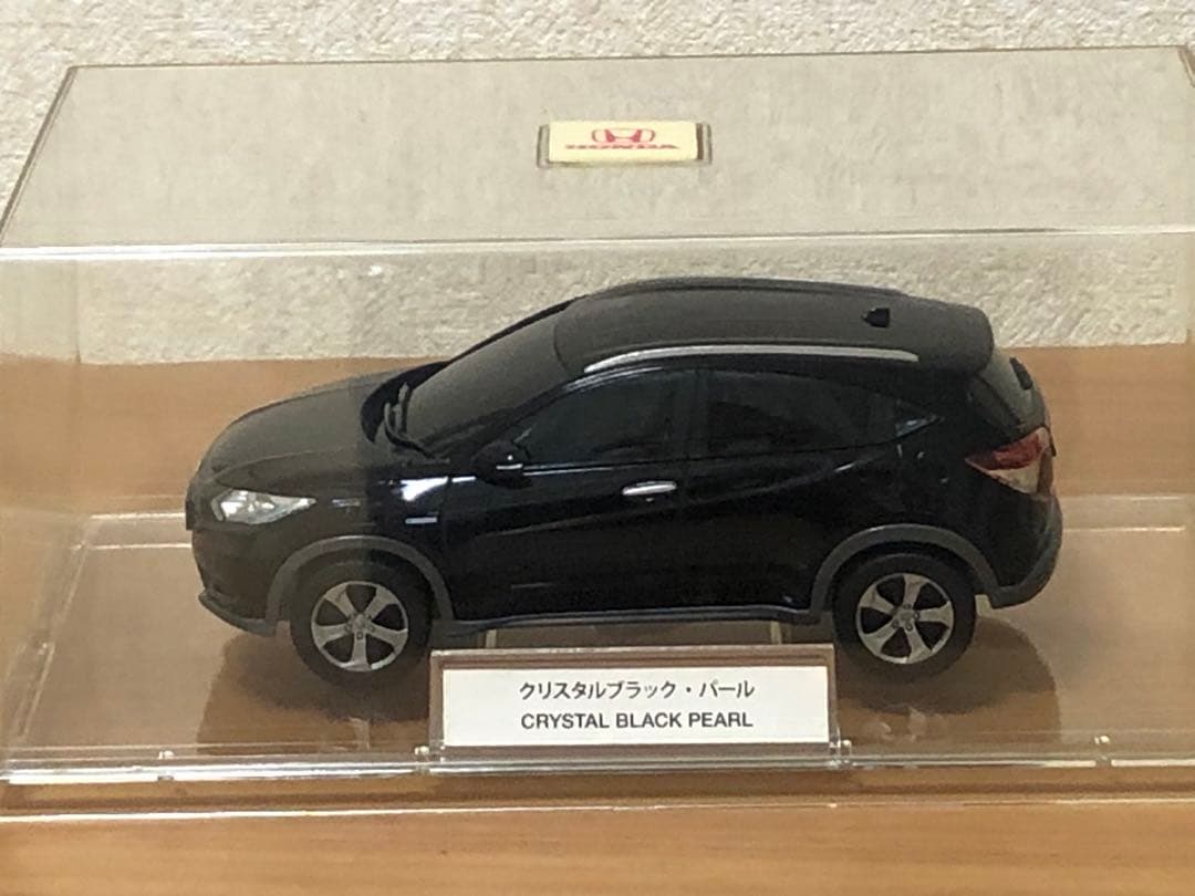 ホンダ ヴェゼル ハイブリッド カラーサンプル クリスタルブラックパール