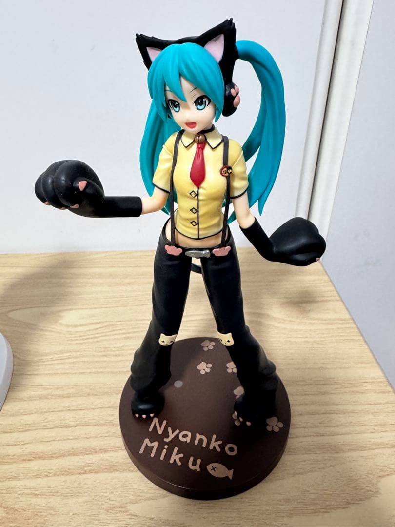 初音ミク スーパープレミアムフィギュア 2体セット （ナチュラル／にゃんこ）