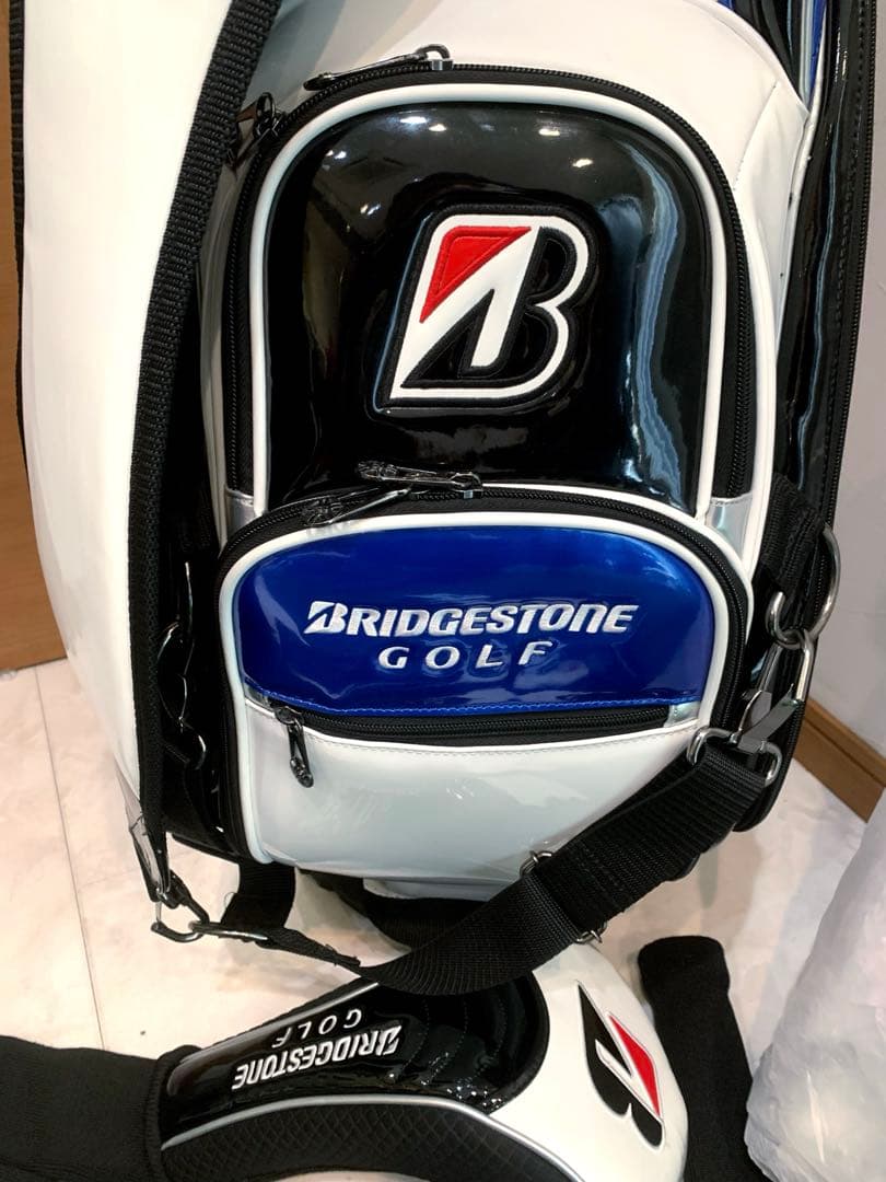 完売　美品　ブリヂストン　ツアーB XS キャディバッグ　3点式プロ　ヘッドカバ