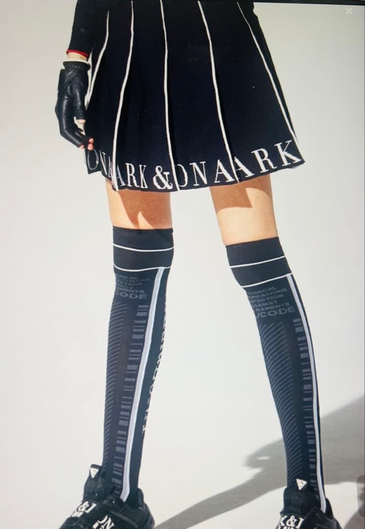 AIちゃん MARK LONA ブラックポロシャツ＆スカートセット