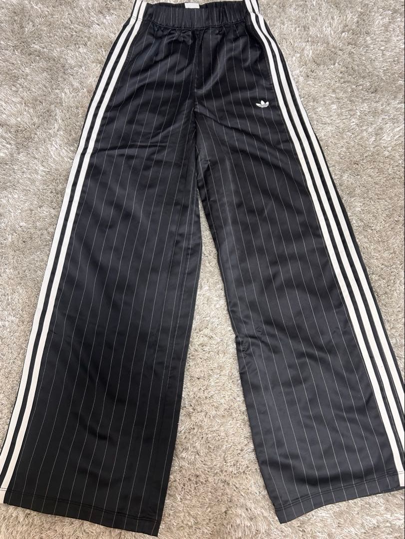 adidas WIDE LEG PANTS ブラック