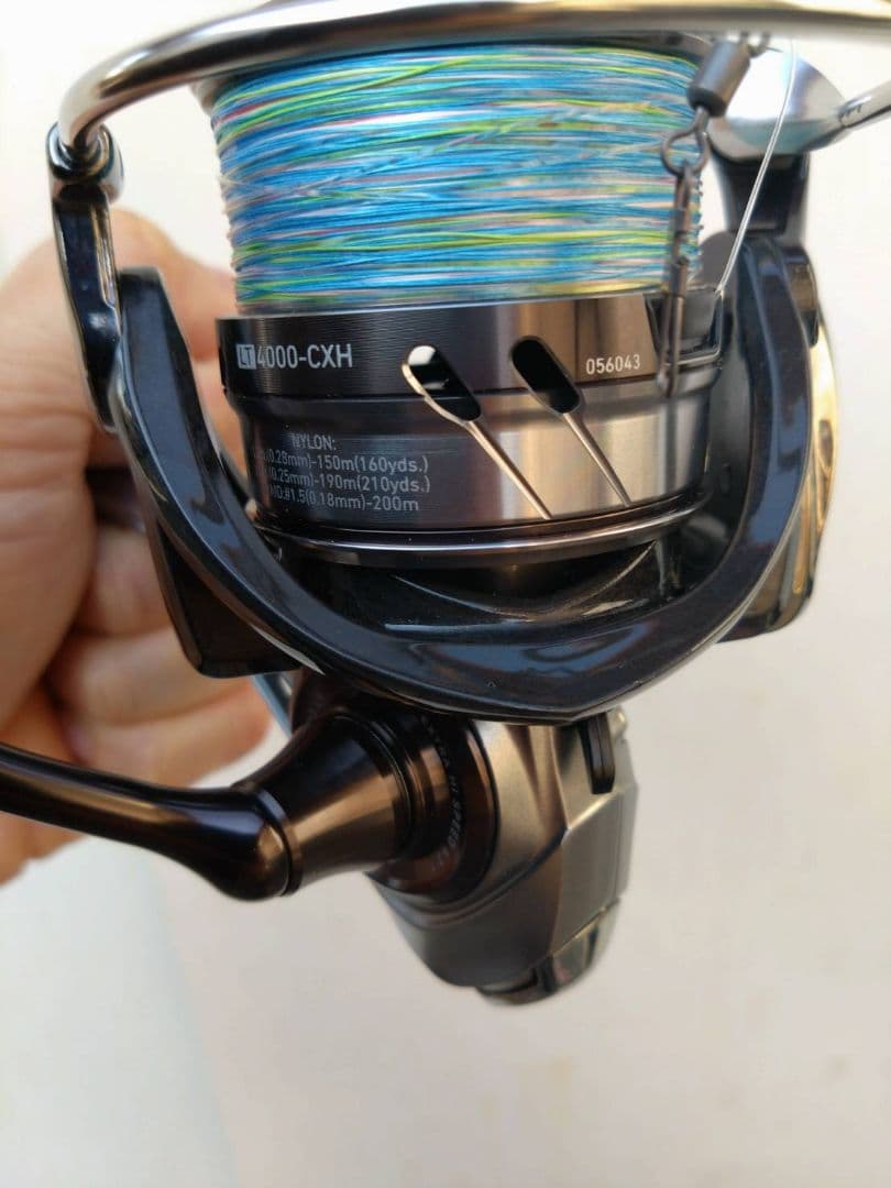 CALDIA スピニングリール LT4000-CHX