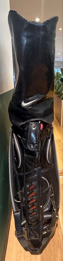 Nike ブラック キャディバッグ フード付き