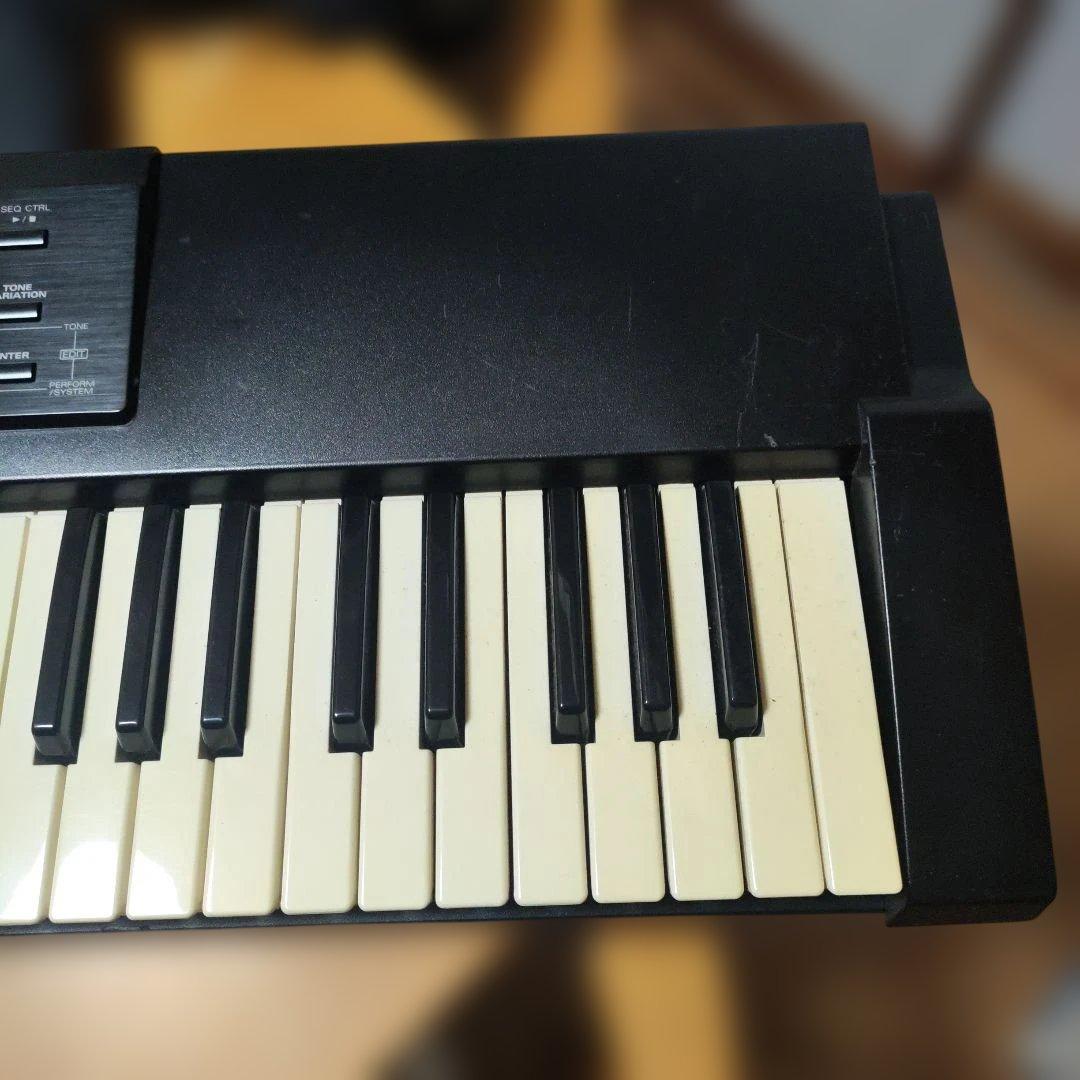 Roland XP-10 シンセサイザー　ローランド