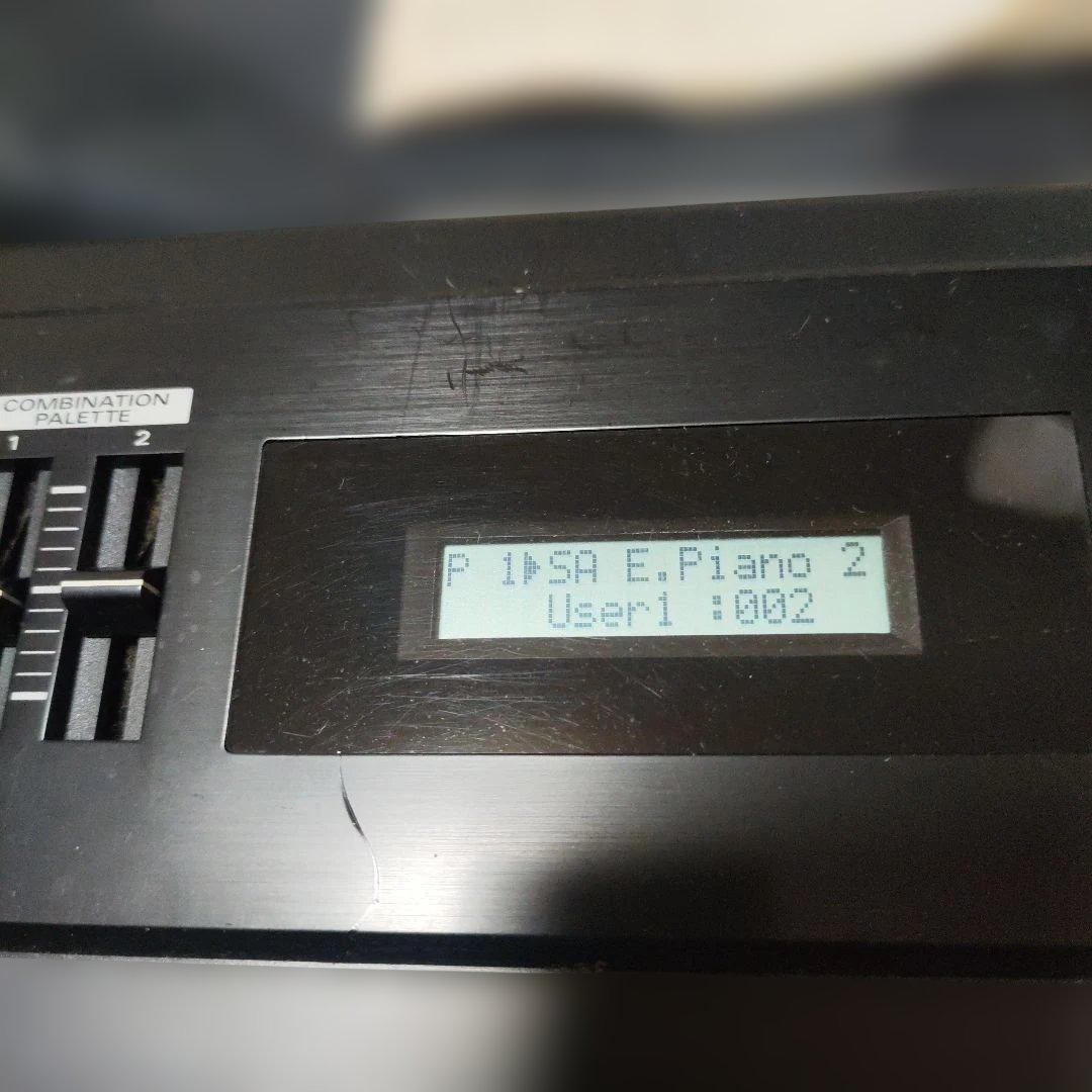 Roland XP-10 シンセサイザー　ローランド