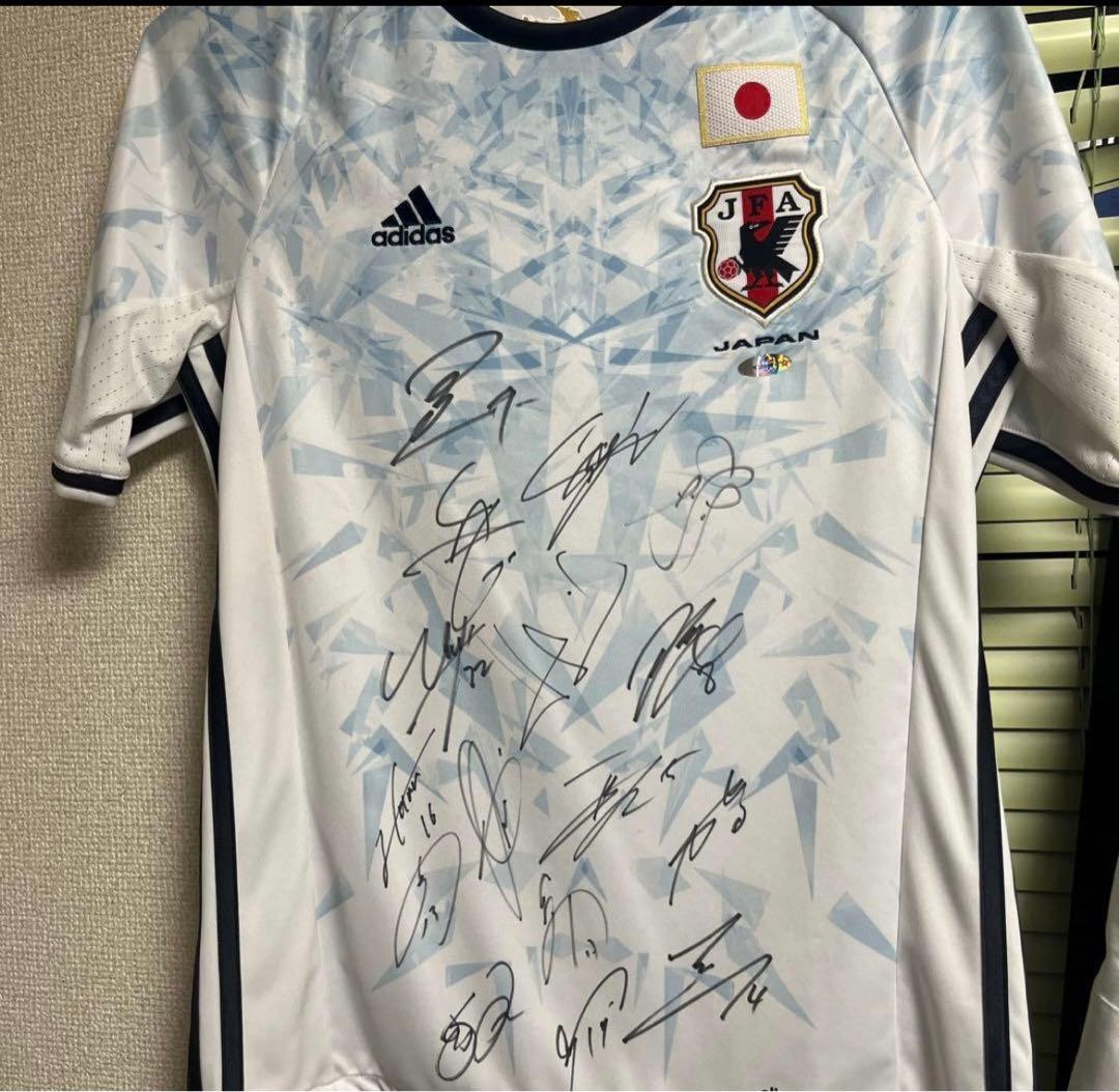 サッカー日本代表 サイン入りユニフォームと証明書