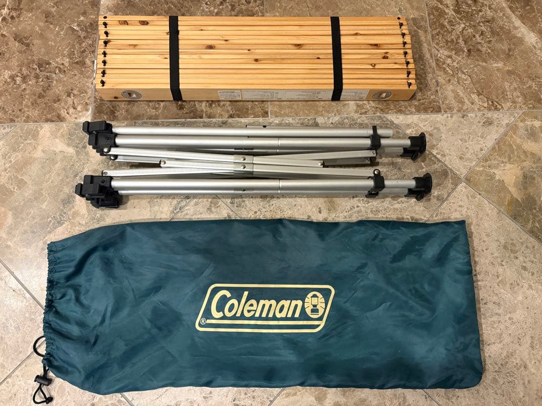 Coleman 折りたたみ式 アウトドアテーブル