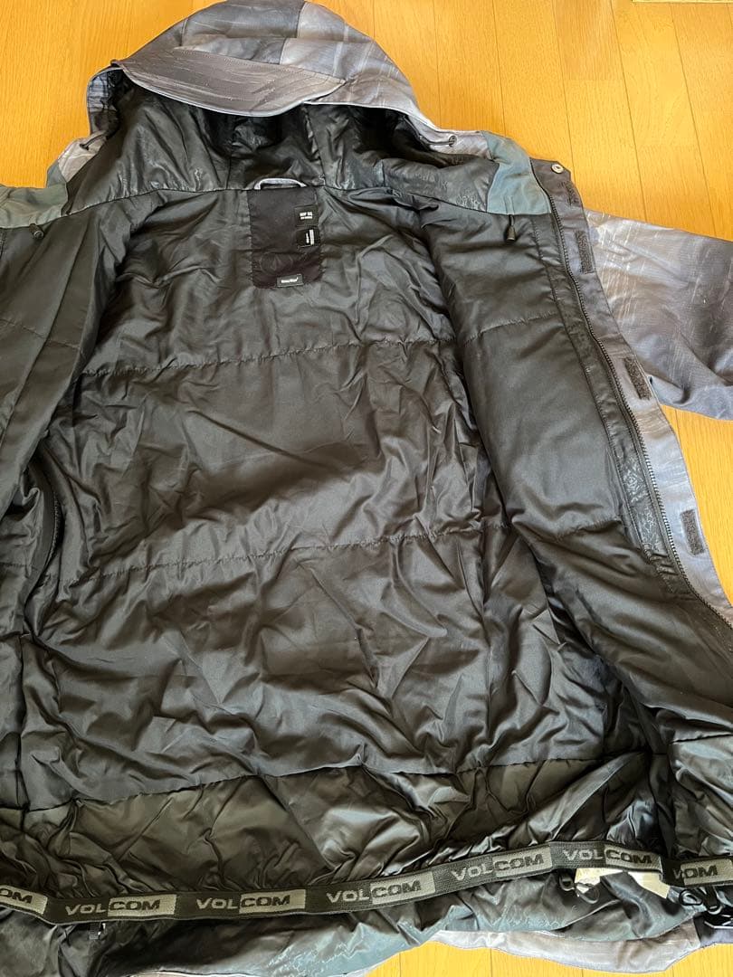 ☆新品☆ VOLCOM スノーボードジャケット グレー系