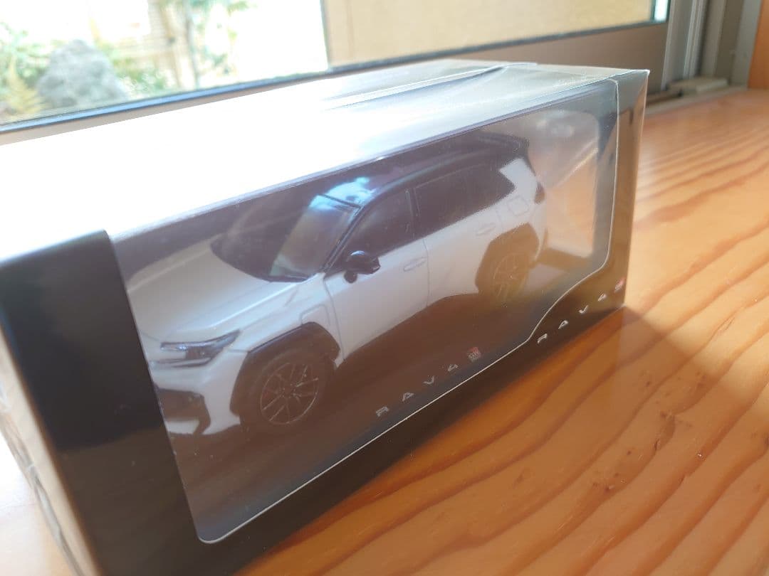 ☆ゲリラSALE 新型RAV4　GRスポーツ　プラチナ　ホワイト　カラーサンプル