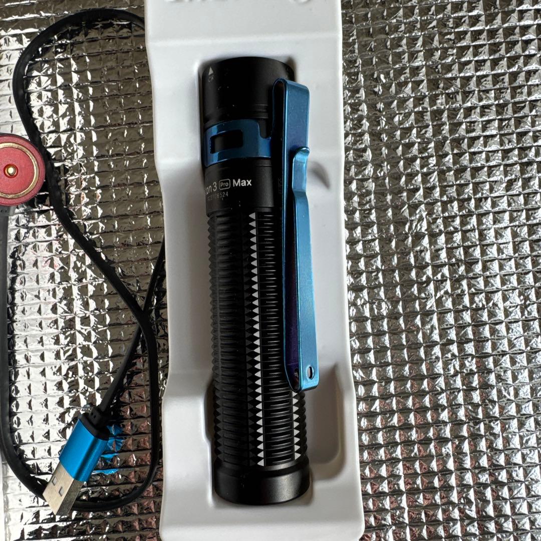 Olight Baton 3 Pro Max 懐中電灯