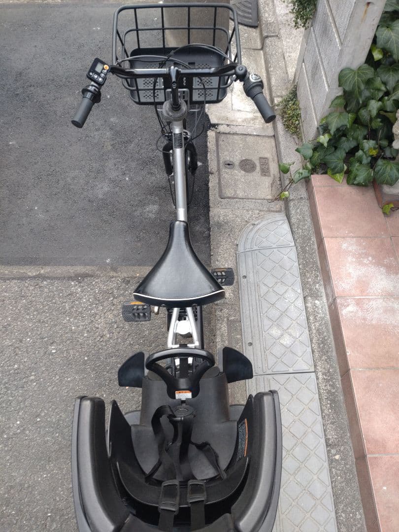 配送可★直接引渡可カスタム【ギュットアニーズ】電動アシスト自転車3人乗充電器付属