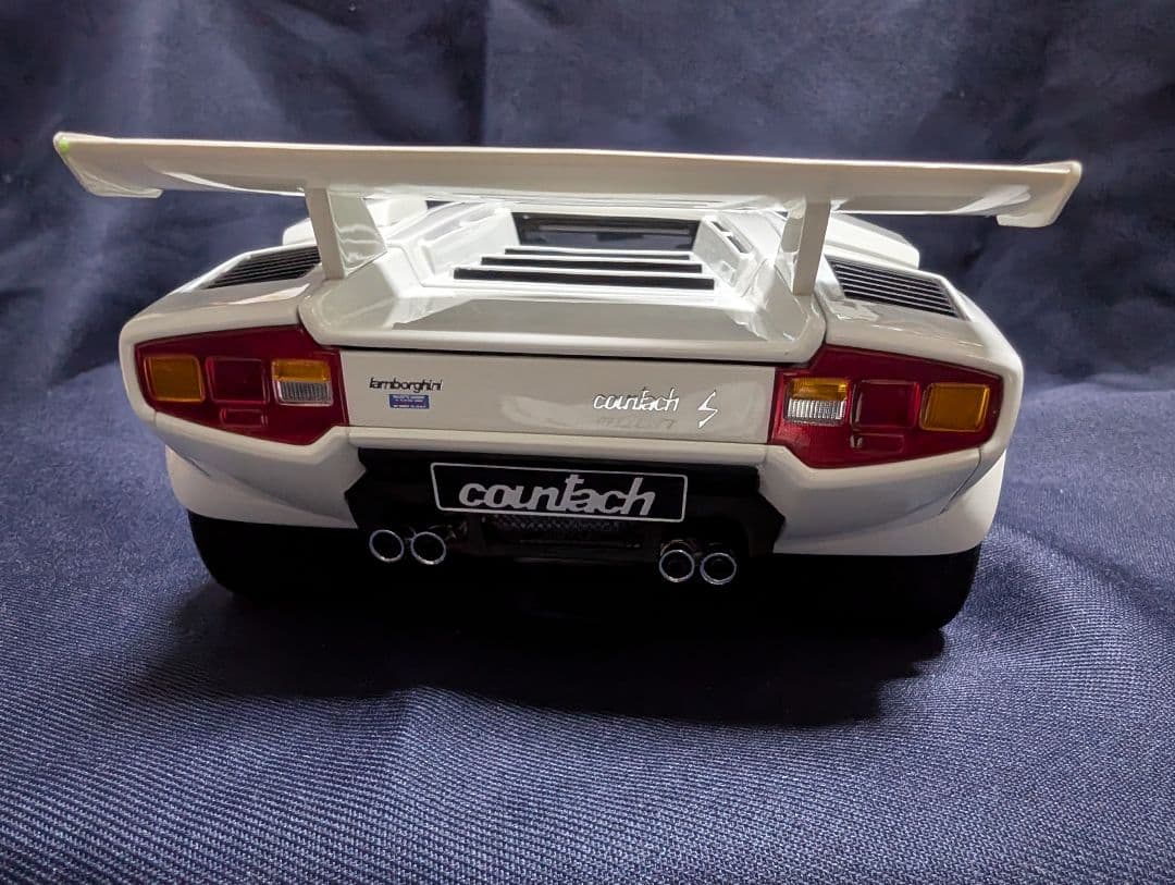 オートアート1/18ランボルギーニ・カウンタック 5000s ホワイト