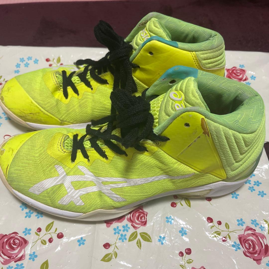 ASICS バスケットボールシューズ ハイカット イエロー