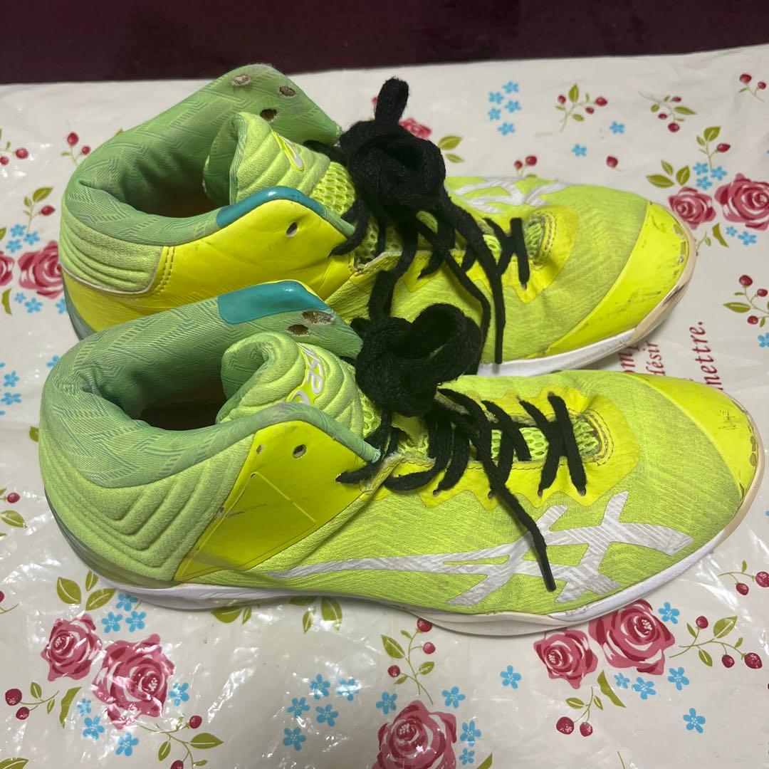 ASICS バスケットボールシューズ ハイカット イエロー