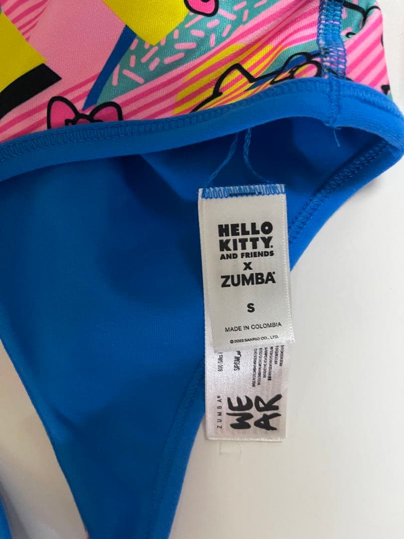 正規品★USED! Zumba ×HELLO KITTY柄上下セットS