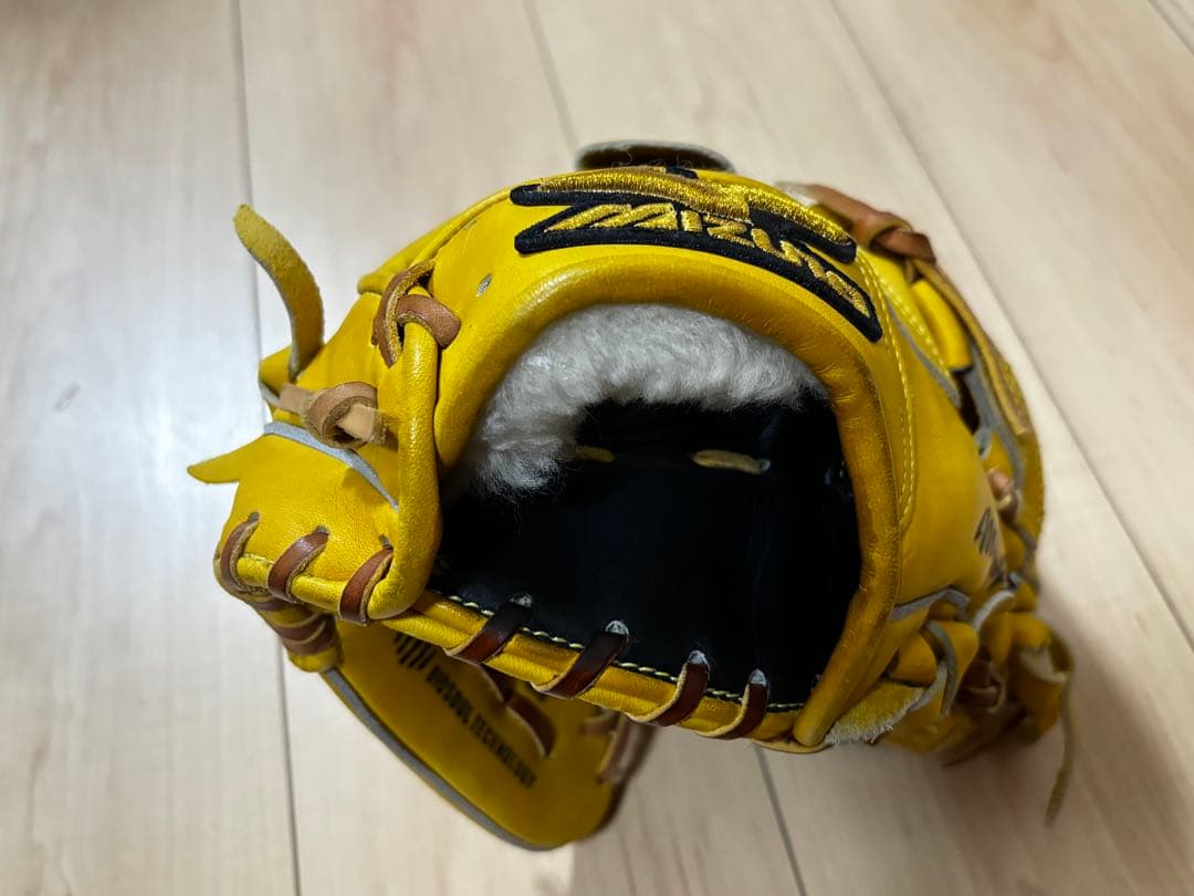 軟式投手用　Mizuno Pro 軟式グローブ イエロー