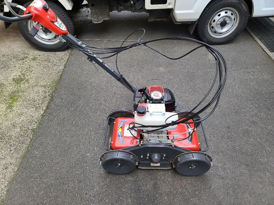 ビックM KJ-30 4WD 草刈機　芝刈　斜面　丸山　自走式　スパイダーモア