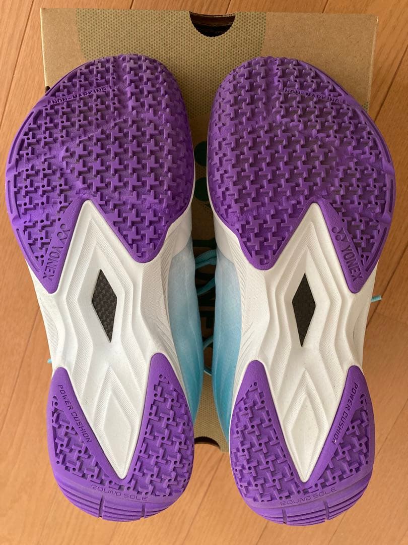YONEX パワークッション　エアラスzウィメン 24cm
