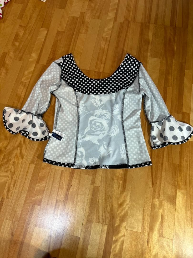 【美品：フラメンコ衣装】 Leirena フラメンコドレス 黒白ドット バラ柄