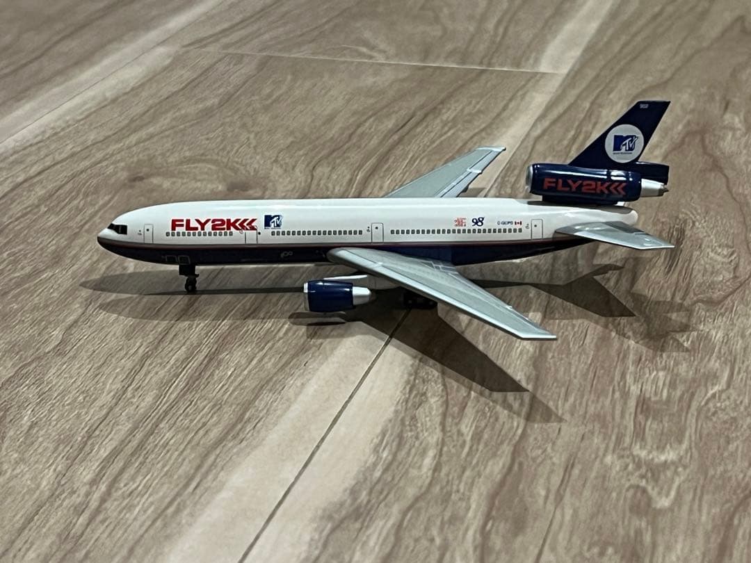 DRAGON カナディアン航空　DC-10-30 1/400 特別塗装機