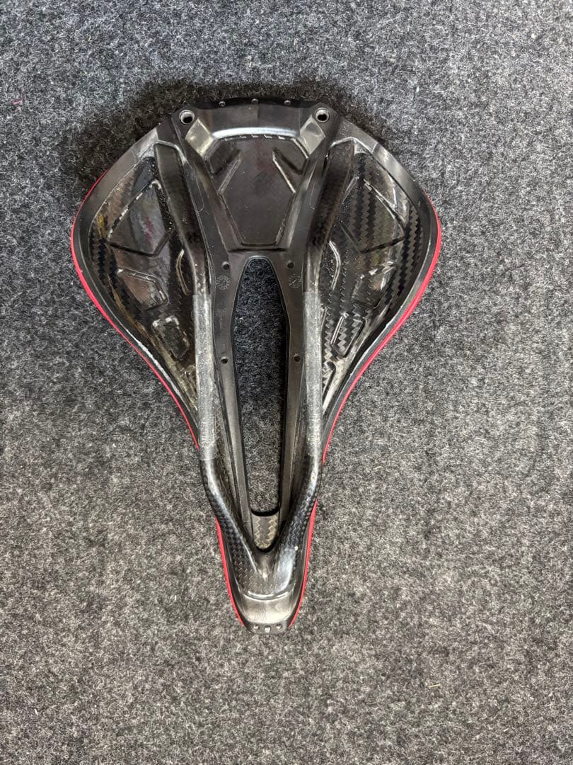 Specialized S-Works レッド カーボンパワーサドル143mm