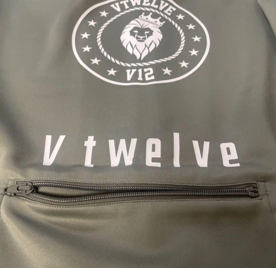 ⭐︎新品未使用⭐︎Ｖ12⭐︎定価27,500円⭐︎zipジャケット⭐︎OLIVE.ＸＬ