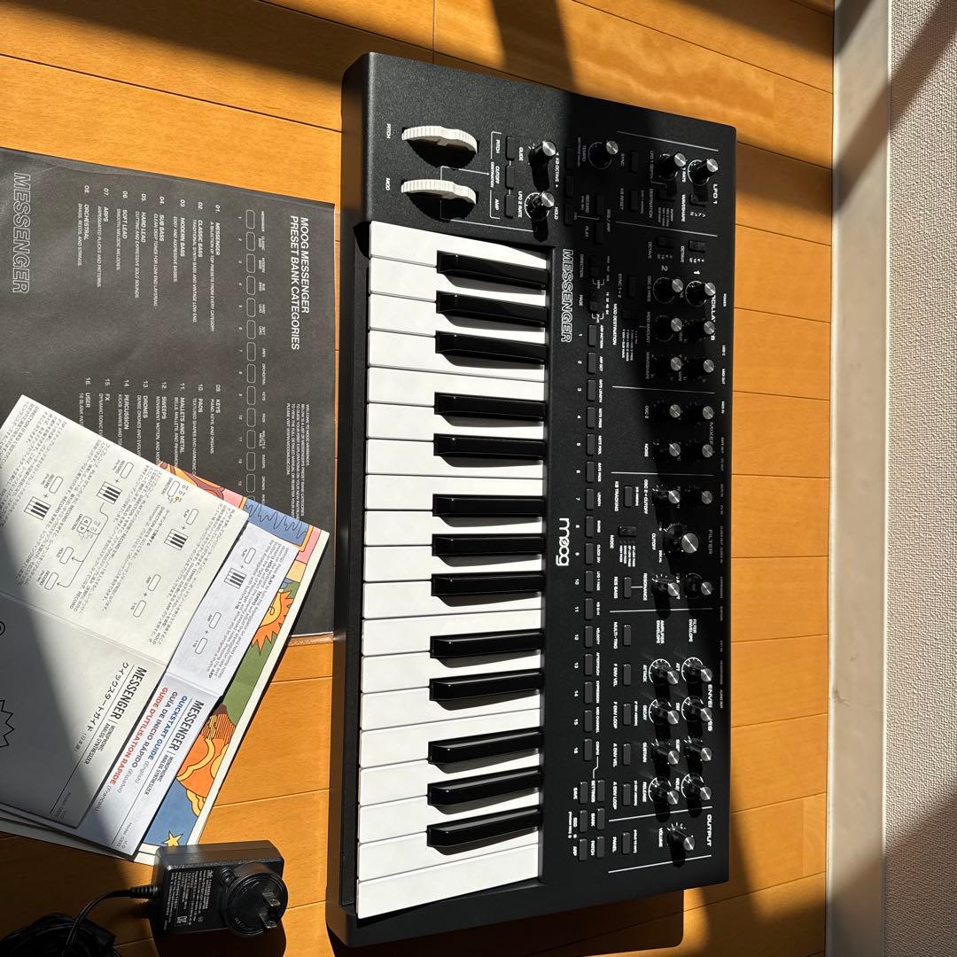鍵盤楽器 MOOG MESSENGER