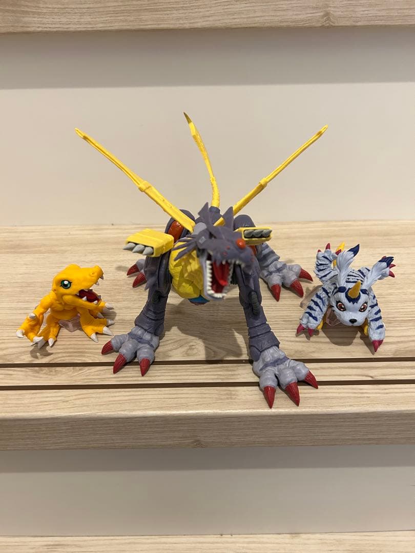 デジモン 一番くじ B賞 メタルガルルモン　C賞 アグモン & ガブモン